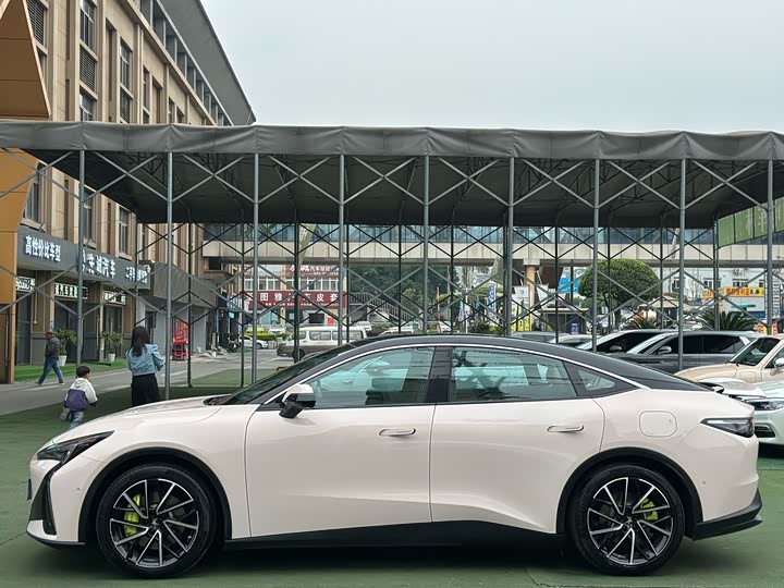 Фото 3 - BAIC Arcfox Alpha S5