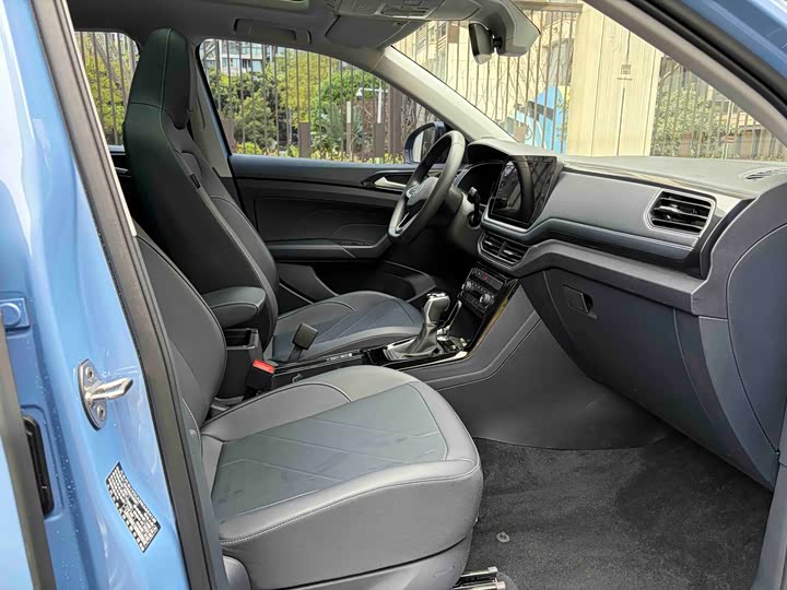 Volkswagen Tharu 2025 2025款 新锐 300TSI 锐享版