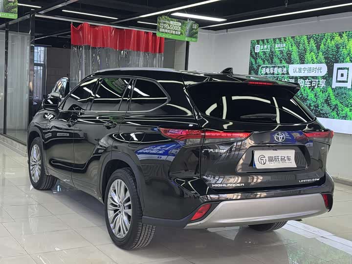 Фото 4 - Toyota Highlander