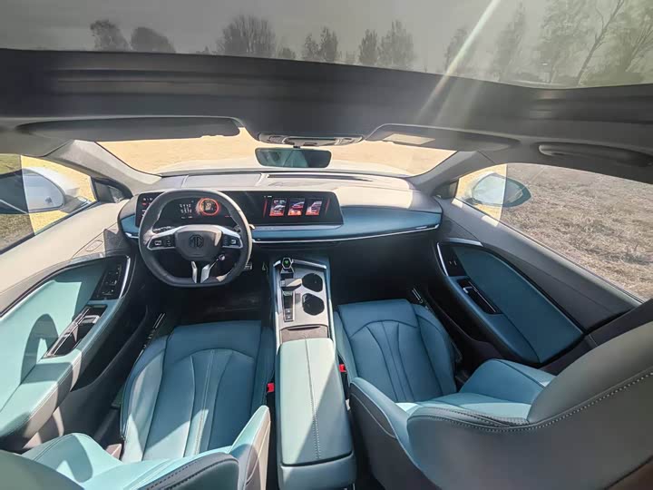 Фото 7 - MG Motor 7