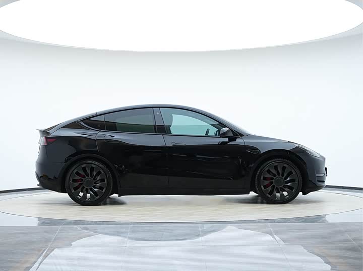 Photo 4 - Tesla Model Y