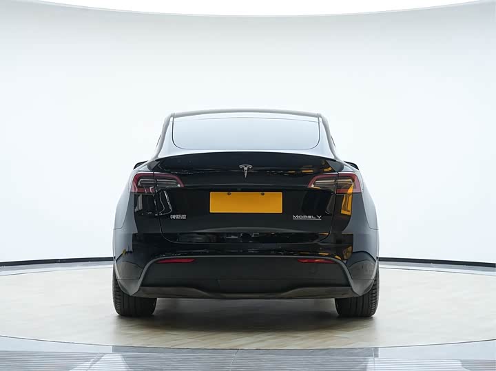 Photo 6 - Tesla Model Y