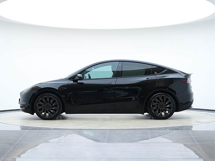 Photo 7 - Tesla Model Y