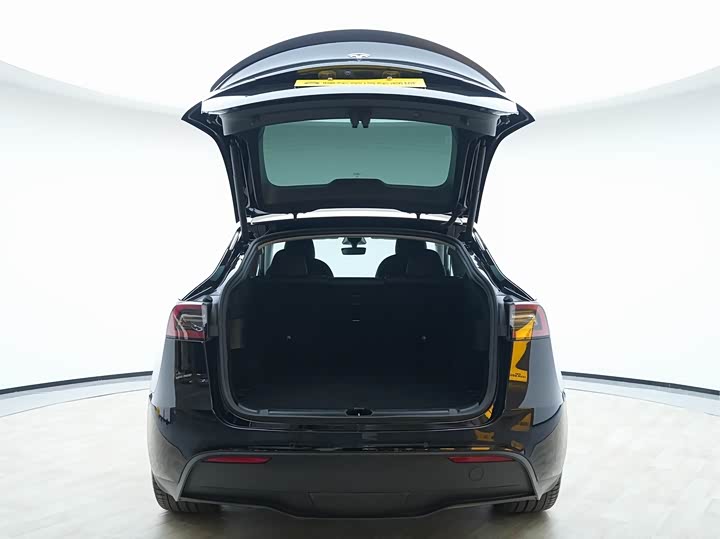 Photo 9 - Tesla Model Y