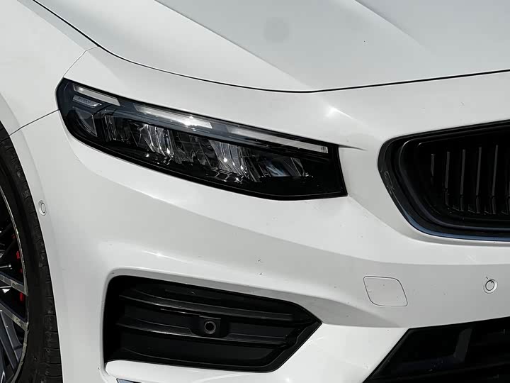 Photo 4 - Geely Preface