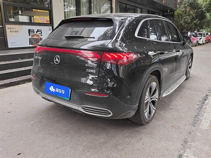 Photo 3 - Mercedes-Benz EQE SUV