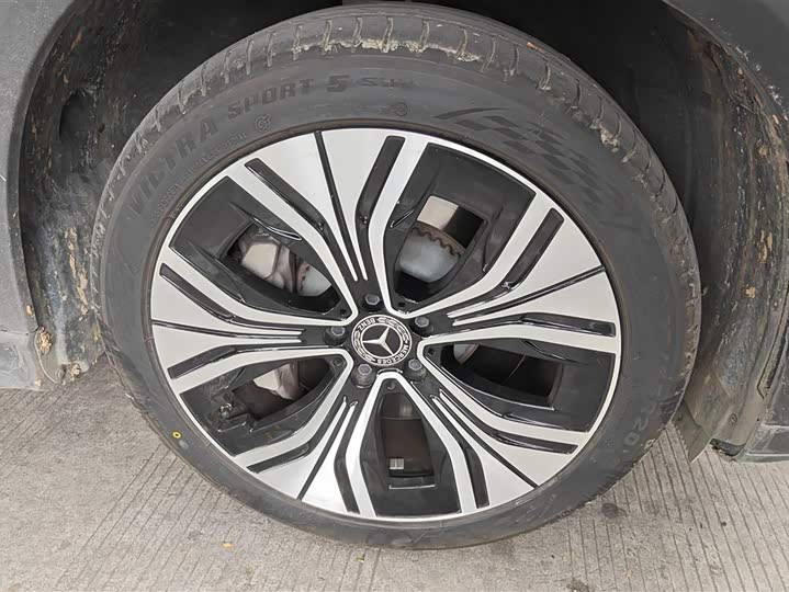 Photo 6 - Mercedes-Benz EQE SUV