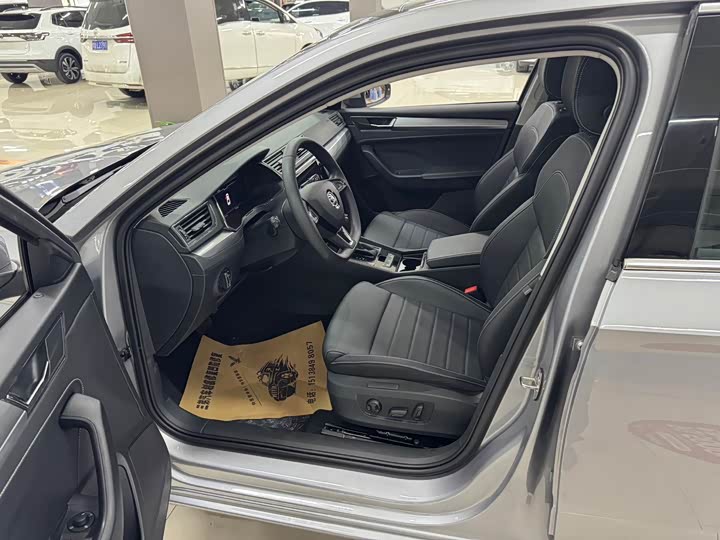 Фото 4 - Skoda Superb