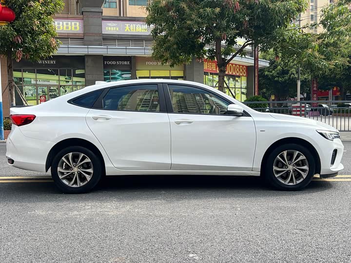 Фото 8 - Buick Verano