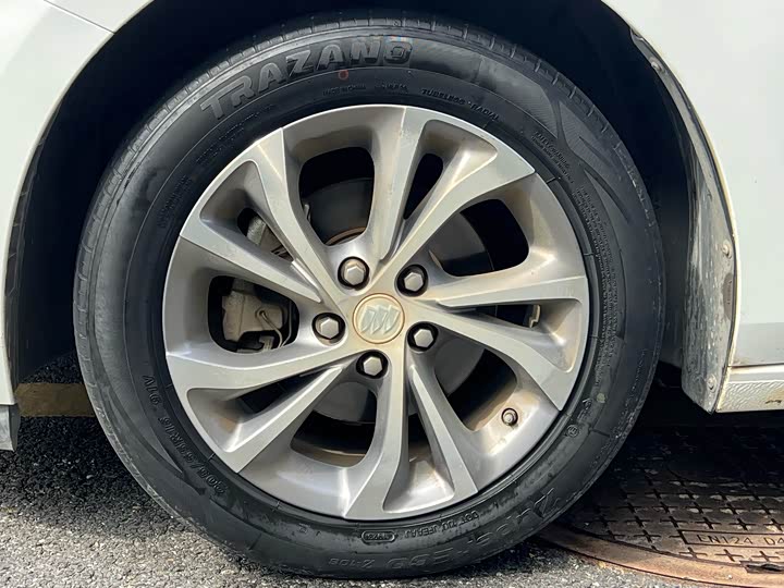 Фото 9 - Buick Verano