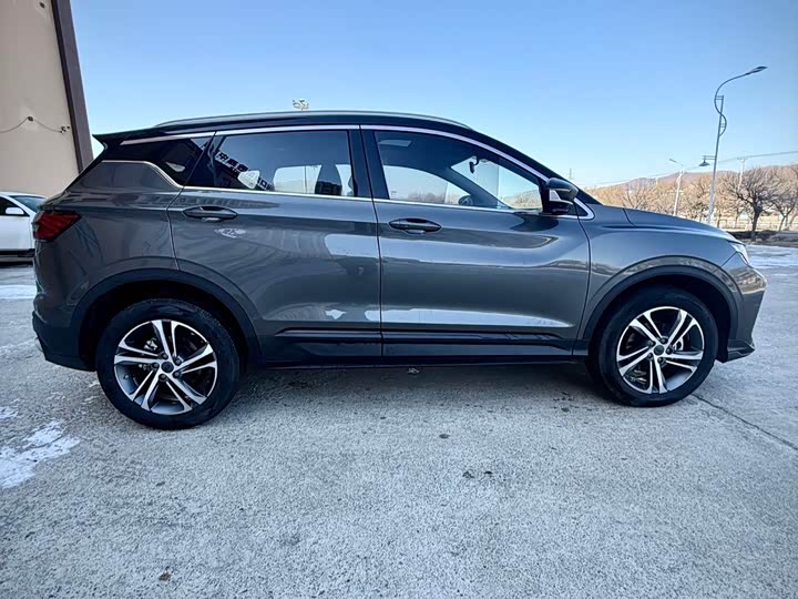 Фото 7 - Geely Coolray