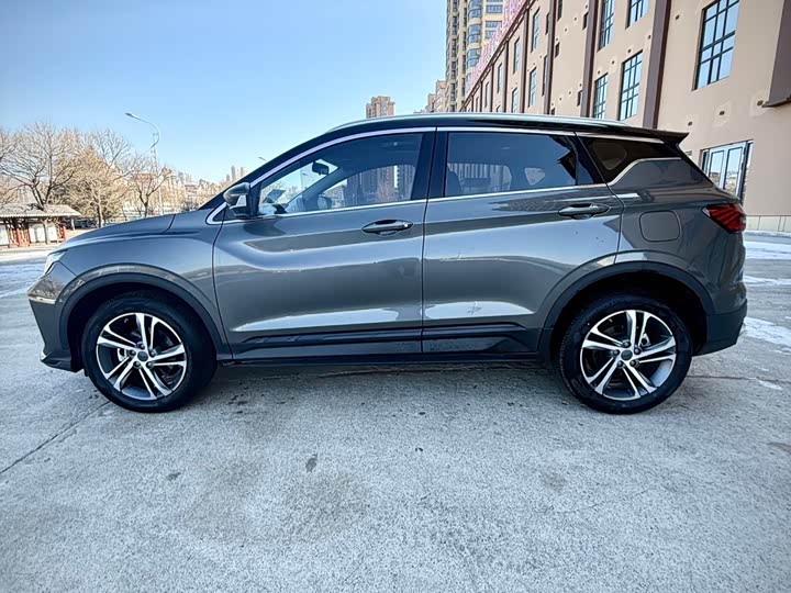 Фото 8 - Geely Coolray