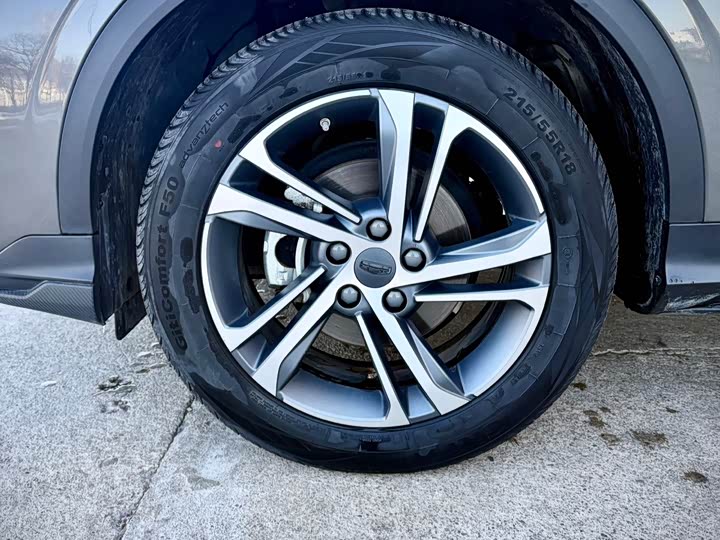 Фото 9 - Geely Coolray