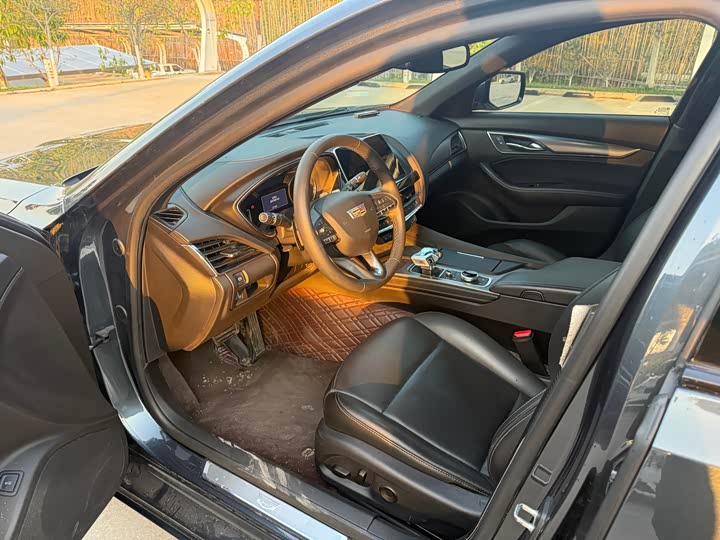 Photo 4 - Cadillac CT5