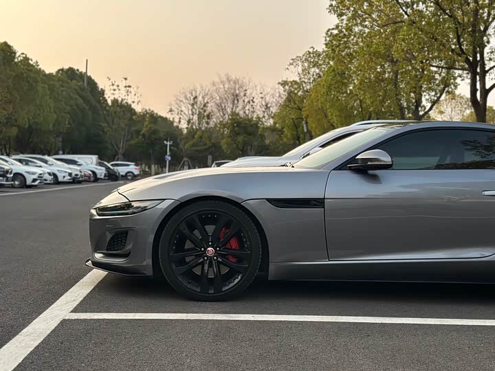 Photo 4 - Jaguar F-Type