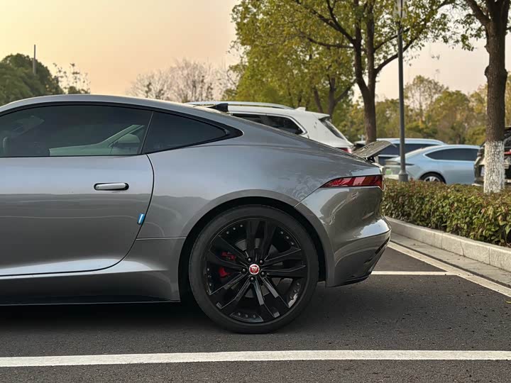 Photo 5 - Jaguar F-Type