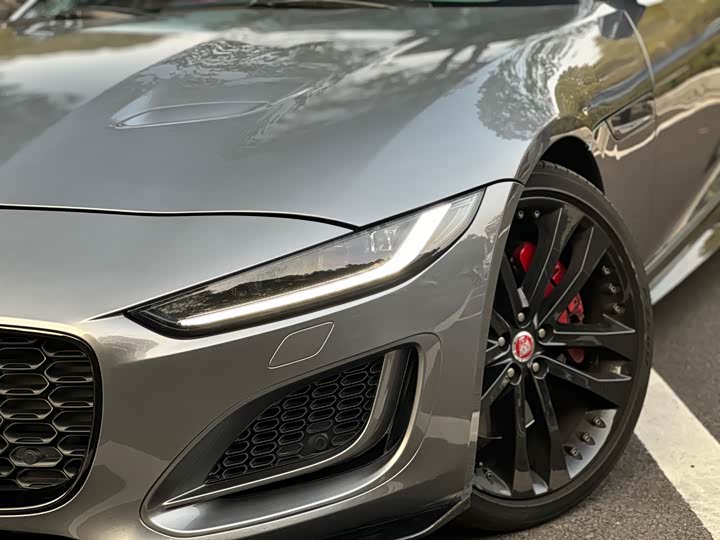 Photo 8 - Jaguar F-Type