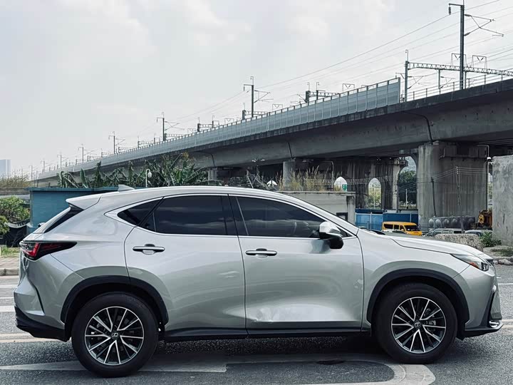 Фото 7 - Lexus NX