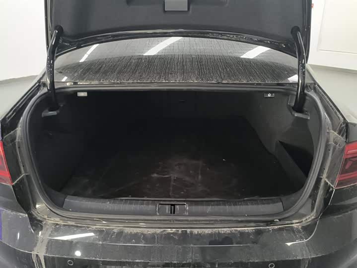 Photo 4 - Volkswagen Magotan GTE Hybrid