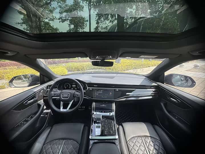 Фото 5 - Audi Q8