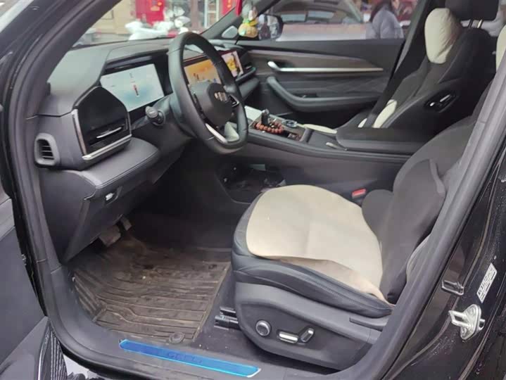 Фото 9 - Geely Monjaro