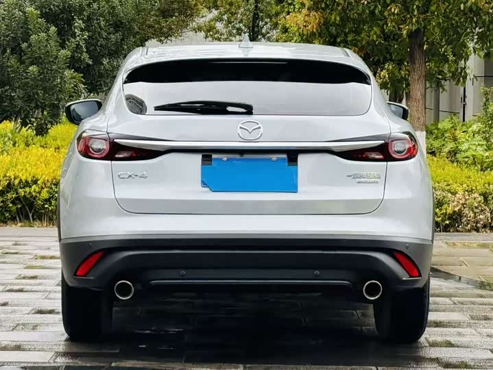 Фото 4 - Mazda CX-4