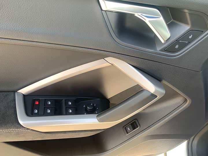 Фото 4 - Audi Q3