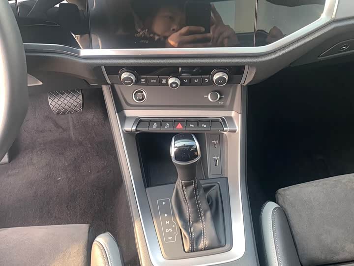 Фото 7 - Audi Q3