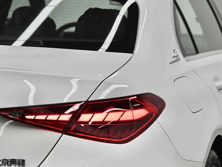 Photo 7 - Mercedes-Benz C-Class Hybrid