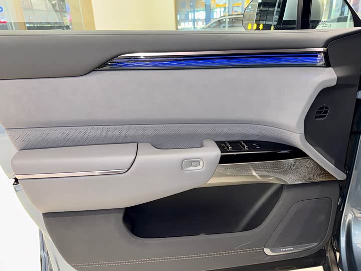 Фото 9 - Zeekr 7X