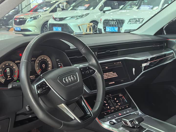 Фото 4 - Audi A6L