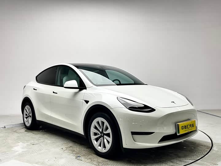 Photo 3 - Tesla Model Y