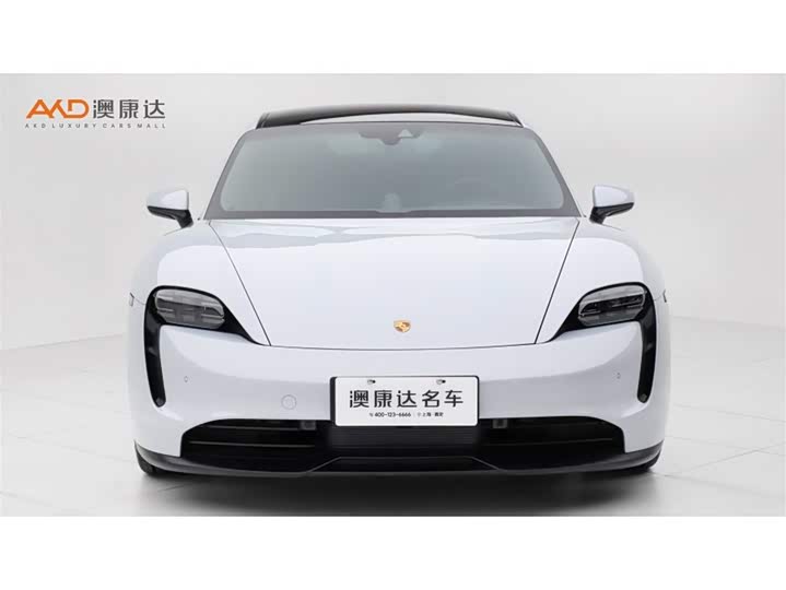 Photo 2 - Porsche Taycan