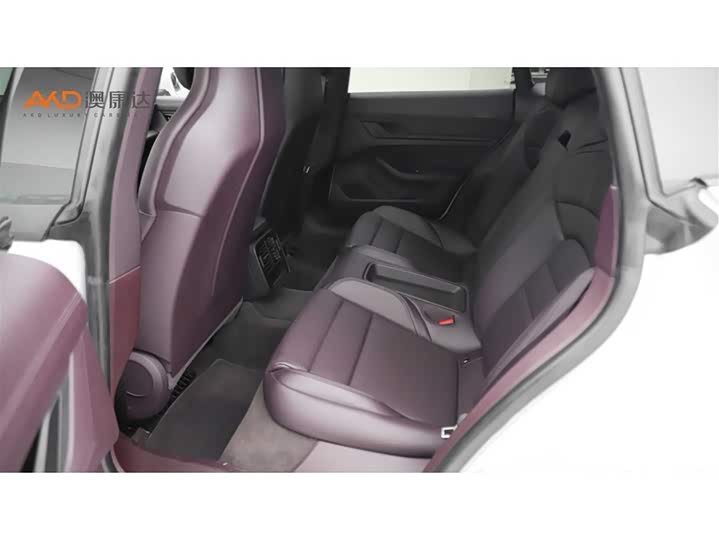 Photo 7 - Porsche Taycan