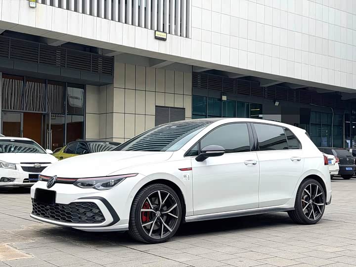 Photo 1 - Volkswagen Golf GTI