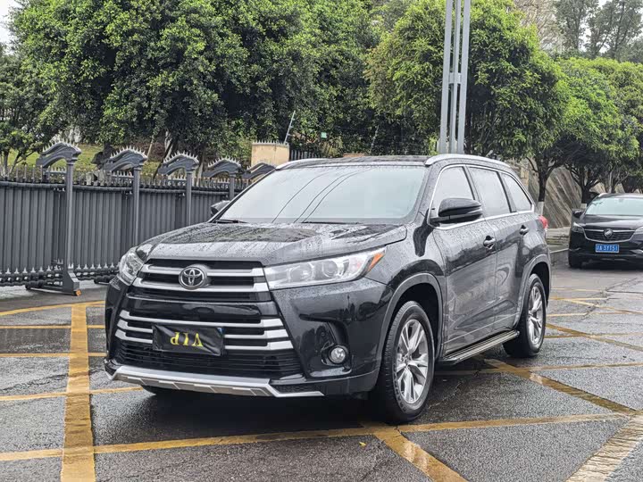 Photo 1 - Toyota Highlander