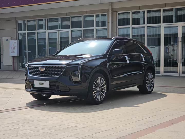 Фото 1 - Cadillac XT4