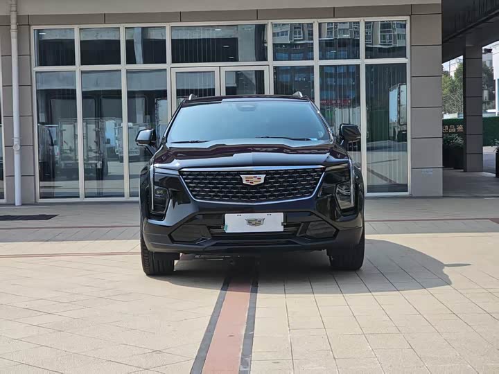 Фото 2 - Cadillac XT4