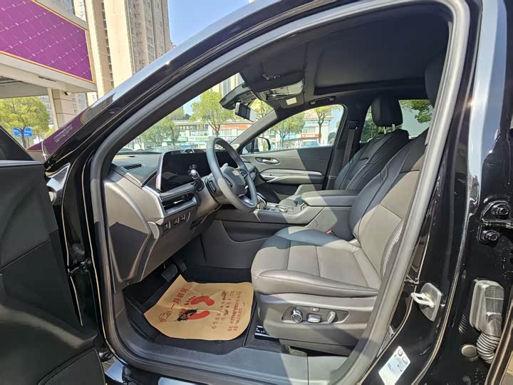 Фото 6 - Cadillac XT4