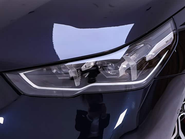 Photo 4 - BMW 5 Series