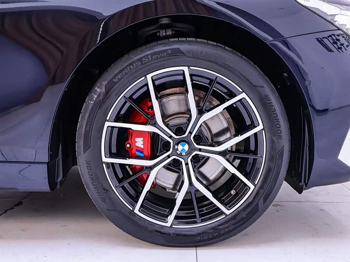 Photo 6 - BMW 5 Series