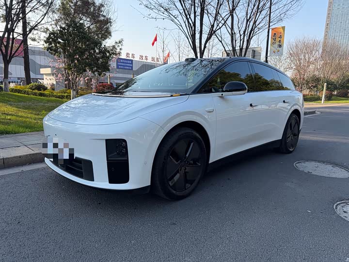 Фото 1 - LiXiang i6