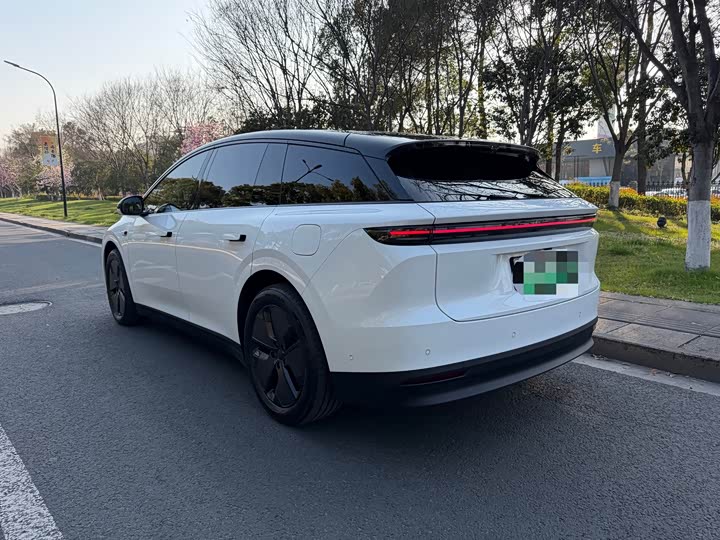 Фото 4 - LiXiang i6