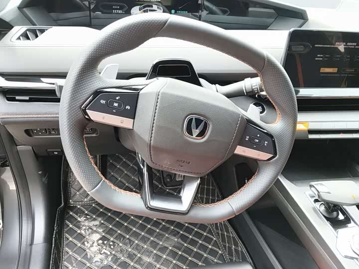 Фото 6 - Changan UNI-V