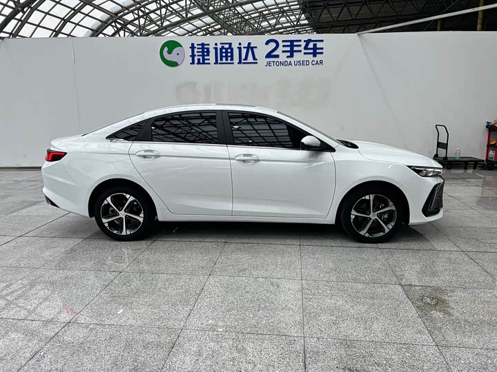Фото 3 - Geely Emgrand L