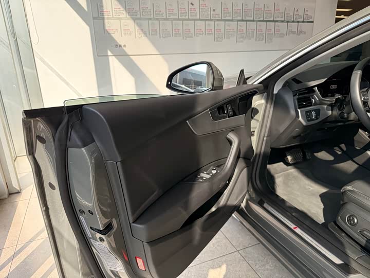 Фото 9 - Audi A5