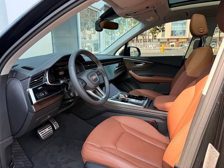 Фото 9 - Audi Q7