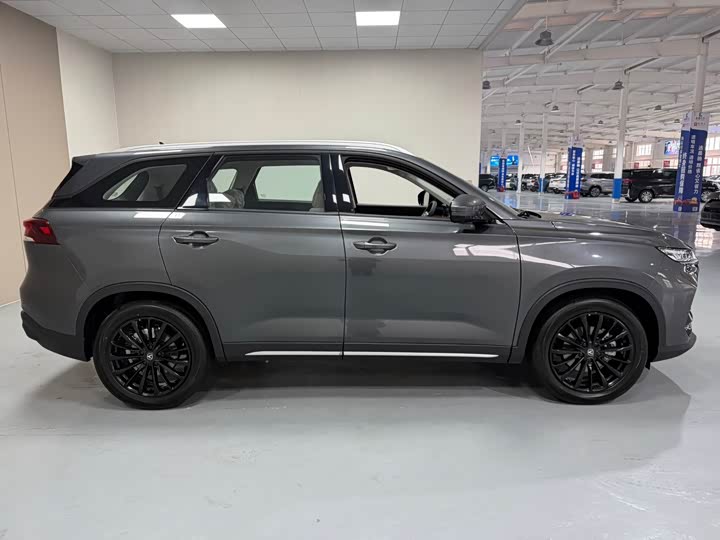 Фото 8 - Changan CS75