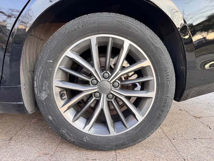 Фото 8 - Geely Preface