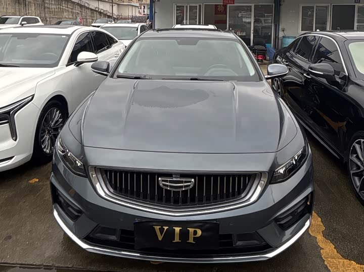 Фото 2 - Geely Preface